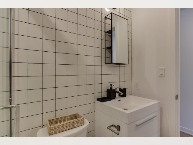 Montreal QC Room for rent
