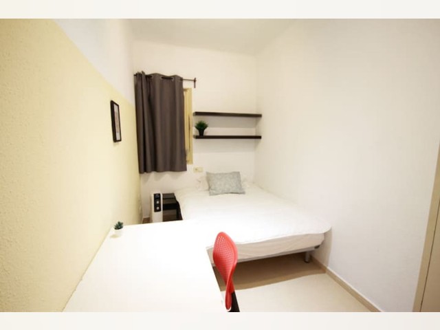 Spain furnished Room in Catalonia, Barcelona