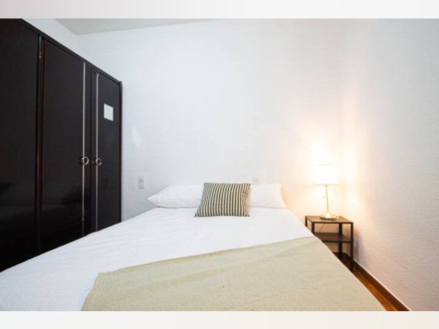 Spain furnished Room in Catalonia, Barcelona