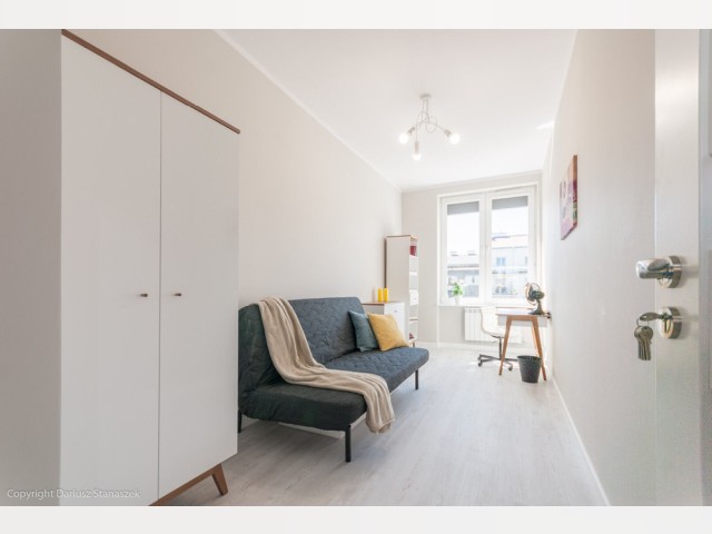 Poland furnished Room in Central Poland, Warsaw