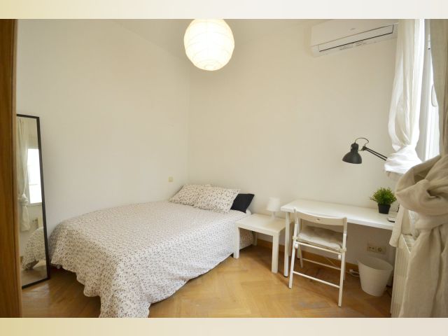 Spain furnished Room in Madrid, Madrid