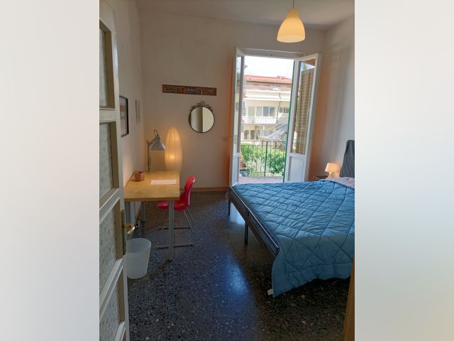 Florence Room for rent