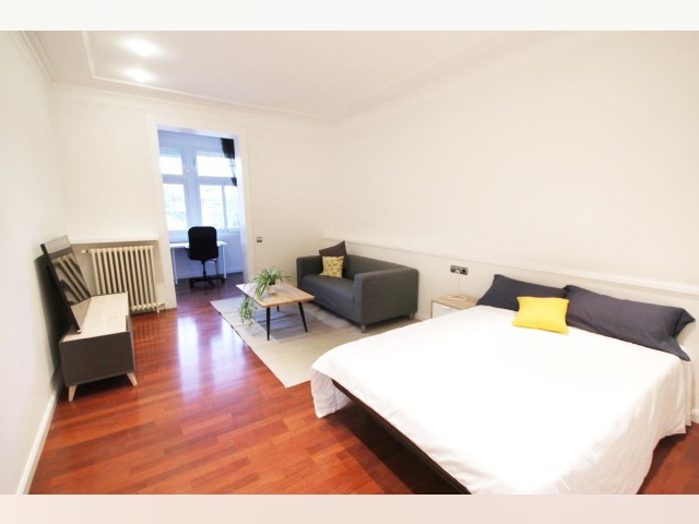 Spain furnished Room in Catalonia, Barcelona
