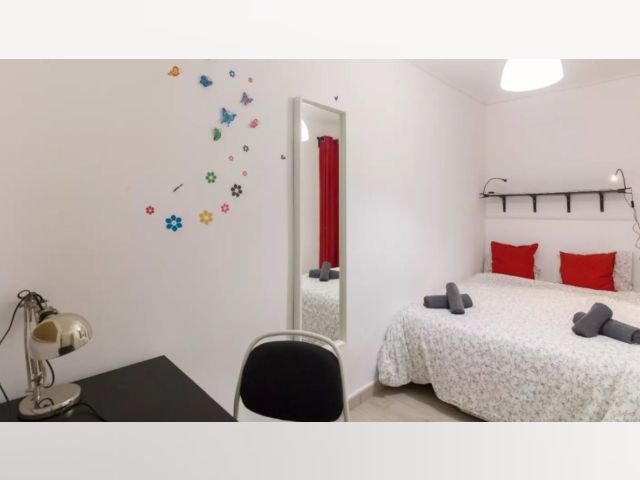 Spain furnished Room in Catalonia, L`Hospitalet-de-Llobregat