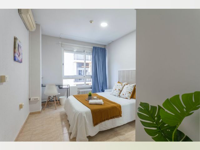 Spain furnished Room in Valencia, Valencia