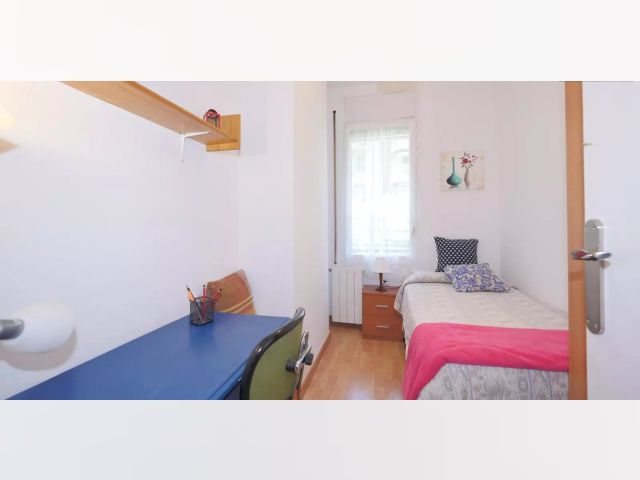 Spain furnished Room in Catalonia, Barcelona