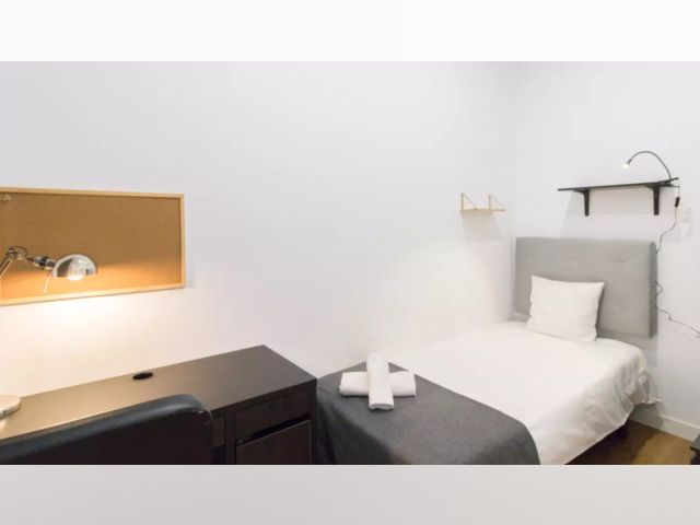 Spain furnished Room in Catalonia, Barcelona
