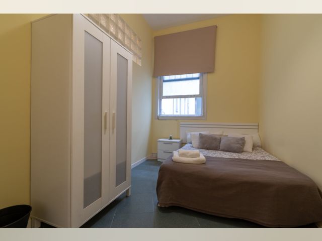 Spain furnished Room in Madrid, Madrid