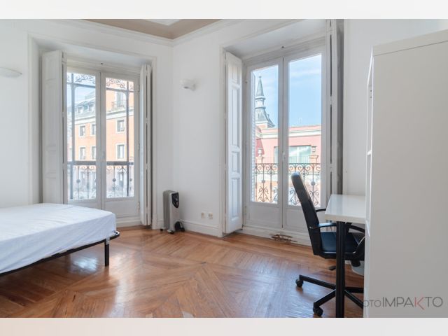 Spain furnished Room in Madrid, Madrid