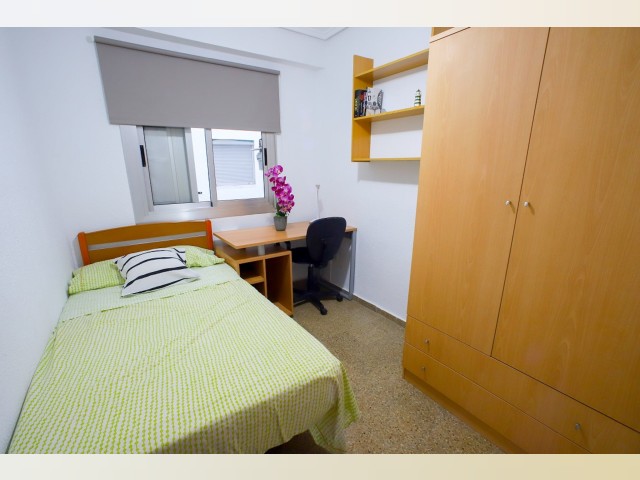 Spain furnished Room in Valencia, Valencia