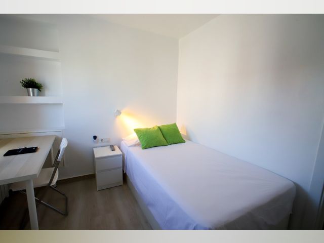 Spain furnished Room in Valencia, Valencia