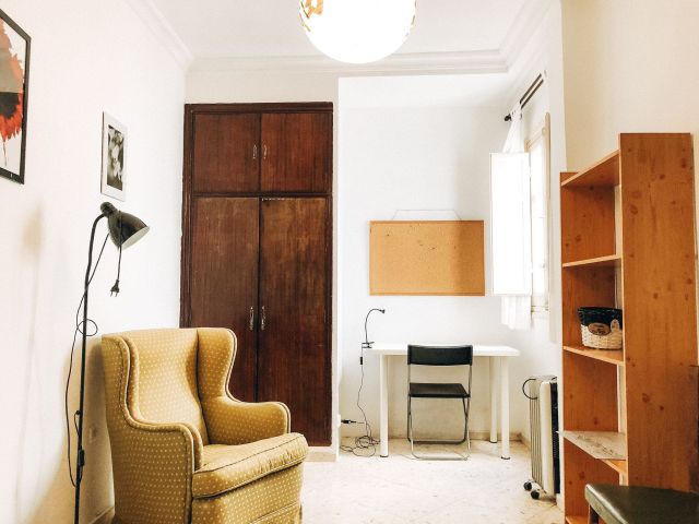 Spain furnished Room in Andalucia, Seville