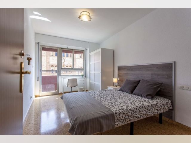 Spain furnished Room in Valencia, Valencia