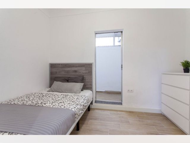 Spain furnished Room in Valencia, Valencia