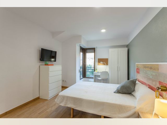 Spain furnished Room in Valencia, Valencia