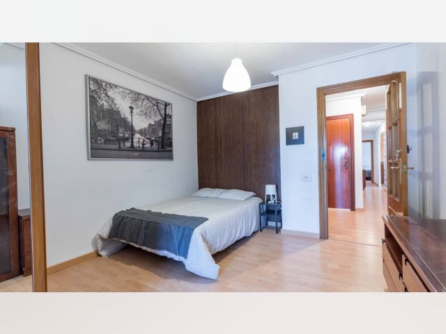 Spain furnished Room in Valencia, Valencia