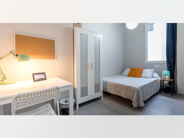 Spain furnished Room in Valencia, Valencia