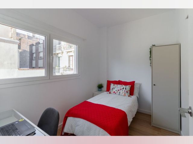 Spain furnished Room in Catalonia, Barcelona