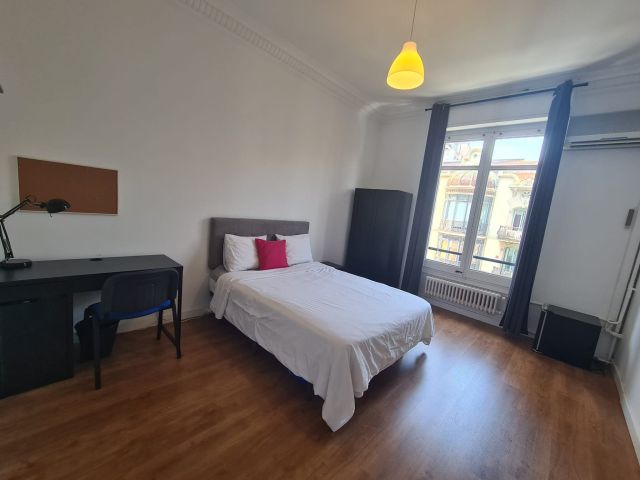 Spain furnished Room in Catalonia, Barcelona