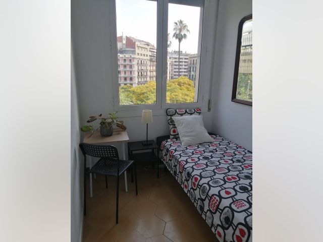 Spain furnished Room in Catalonia, Barcelona