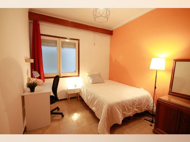 Spain furnished Room in Catalonia, Barcelona
