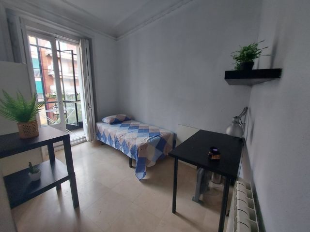 Spain furnished Room in Madrid, Madrid