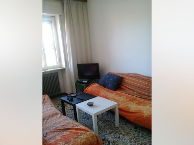 Piacenza Room for rent