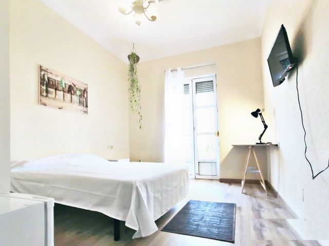 Spain furnished Room in Valencia, Alicante