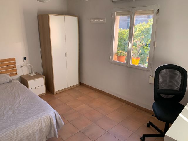 Spain furnished Room in Valencia, Valencia