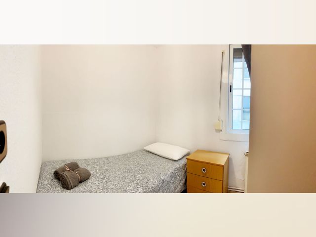 Spain furnished Room in Catalonia, Barcelona