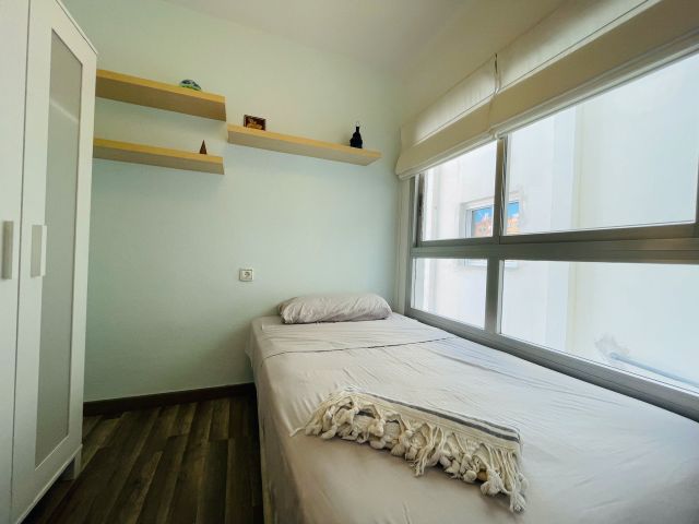 Spain furnished Room in Valencia, Valencia