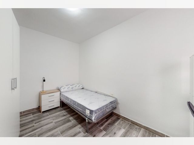 Spain furnished Room in Valencia, Catarroja