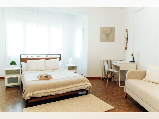 Spain furnished Room in Catalonia, Barcelona