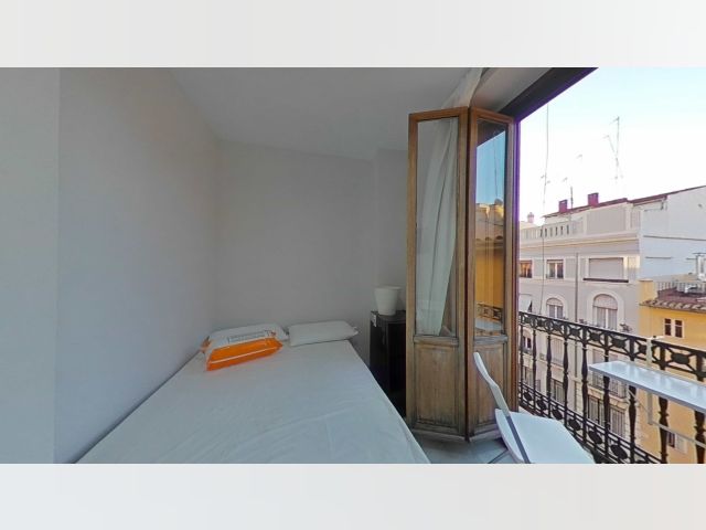 Spain furnished Room in Valencia, Valencia