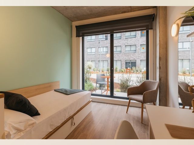 Spain furnished Room in Catalonia, Barcelona