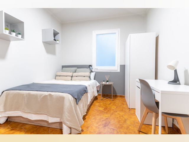 Spain furnished Room in Catalonia, Barcelona