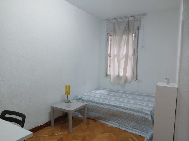 Spain furnished Room in Madrid, Madrid