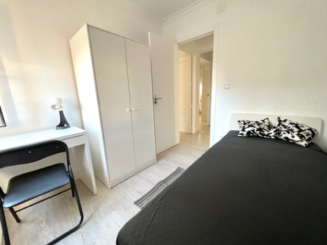 Spain furnished Room in Madrid, Madrid