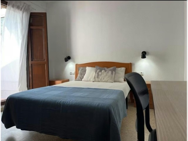 Spain furnished Room in Valencia, Valencia