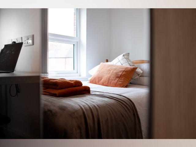 England furnished Villa-House in West Midlands, Coventry