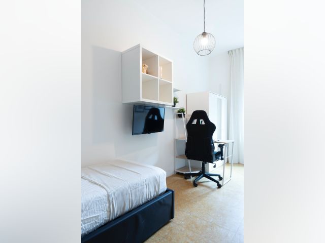 Italy furnished Room in Lombardy, Milan