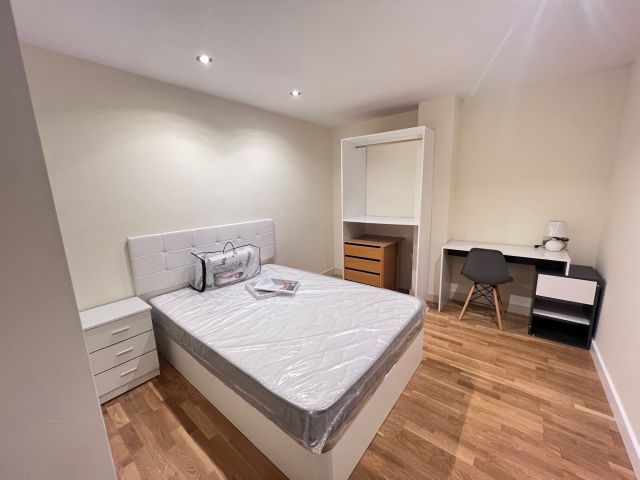 Spain furnished Room in Madrid, Madrid