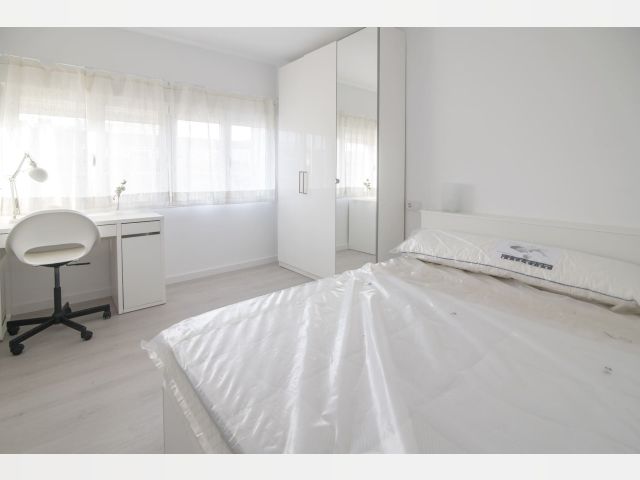 Spain furnished Room in Valencia, Valencia