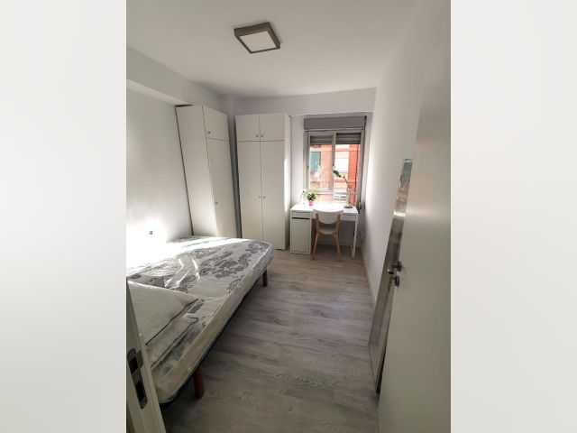 Spain furnished Room in Valencia, Valencia