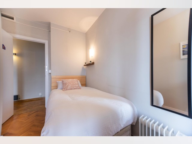 Valencia Room for rent