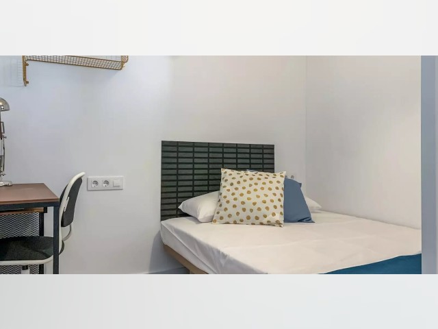 Spain furnished Room in Catalonia, L`Hospitalet-de-Llobregat