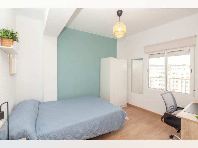 Spain furnished Room in Valencia, Castellon-de-la-Plana