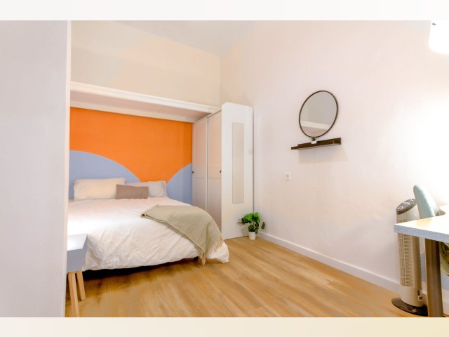 Spain furnished Room in Catalonia, Barcelona