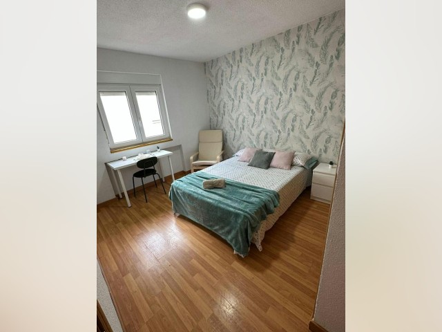 Spain furnished Room in Madrid, Alcala-De-Henares