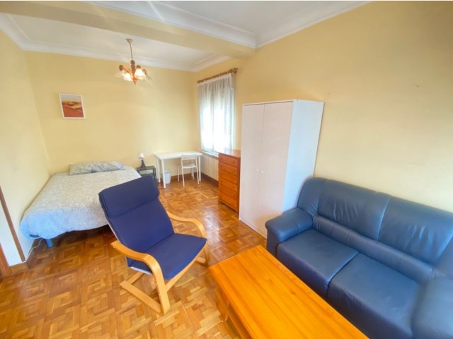 Spain furnished Room in Navarra, Pamplona